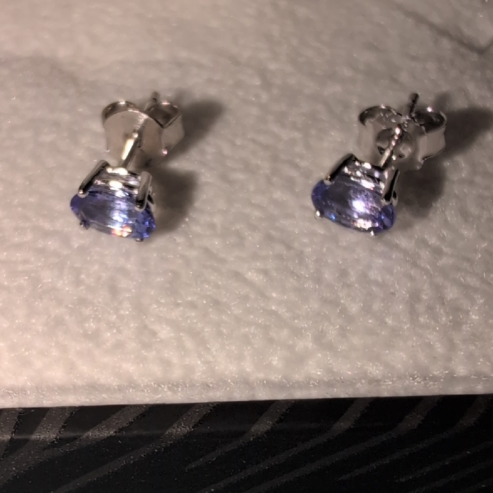 BN! Safi Kilima Tanzanite Stud Earrings - Picture 4 of 4